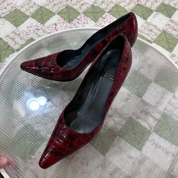 Final Sale Pre-Loved Stuart Weitzman Red Crocodile Heels - Picture 7 of 8